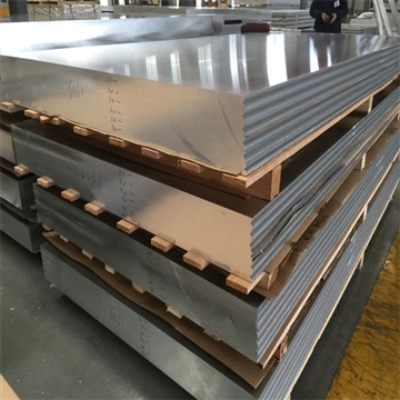 Se introduce placa de aluminiu 1060